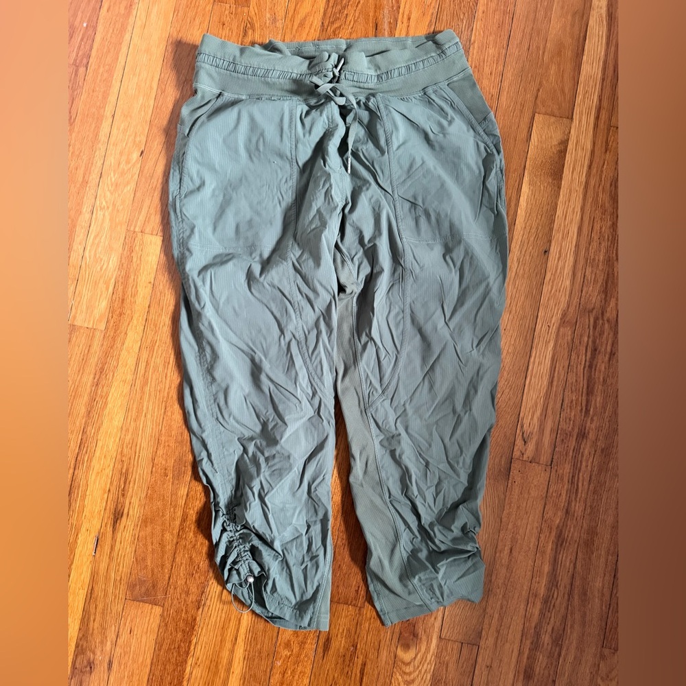 Lululemon Dance Studio mid-crop pant